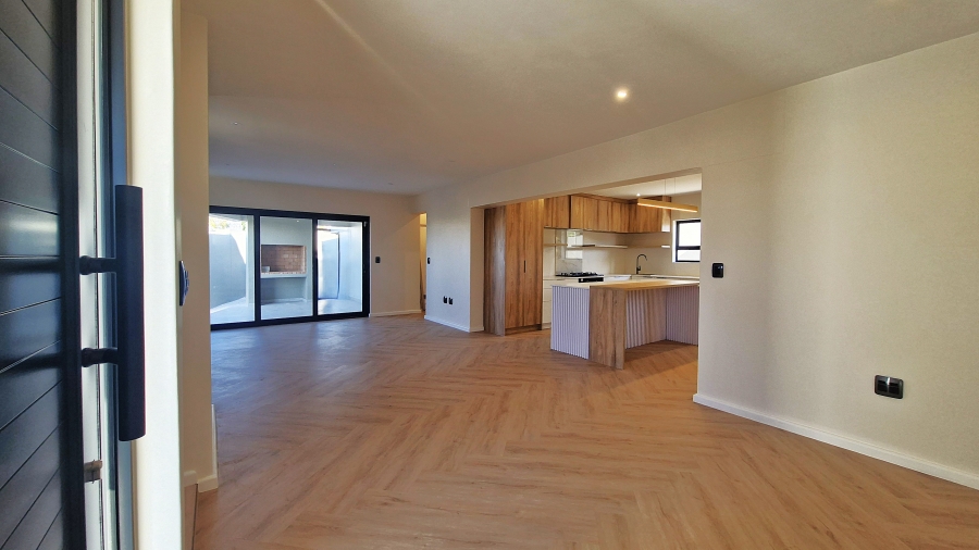 3 Bedroom Property for Sale in Country Club Western Cape